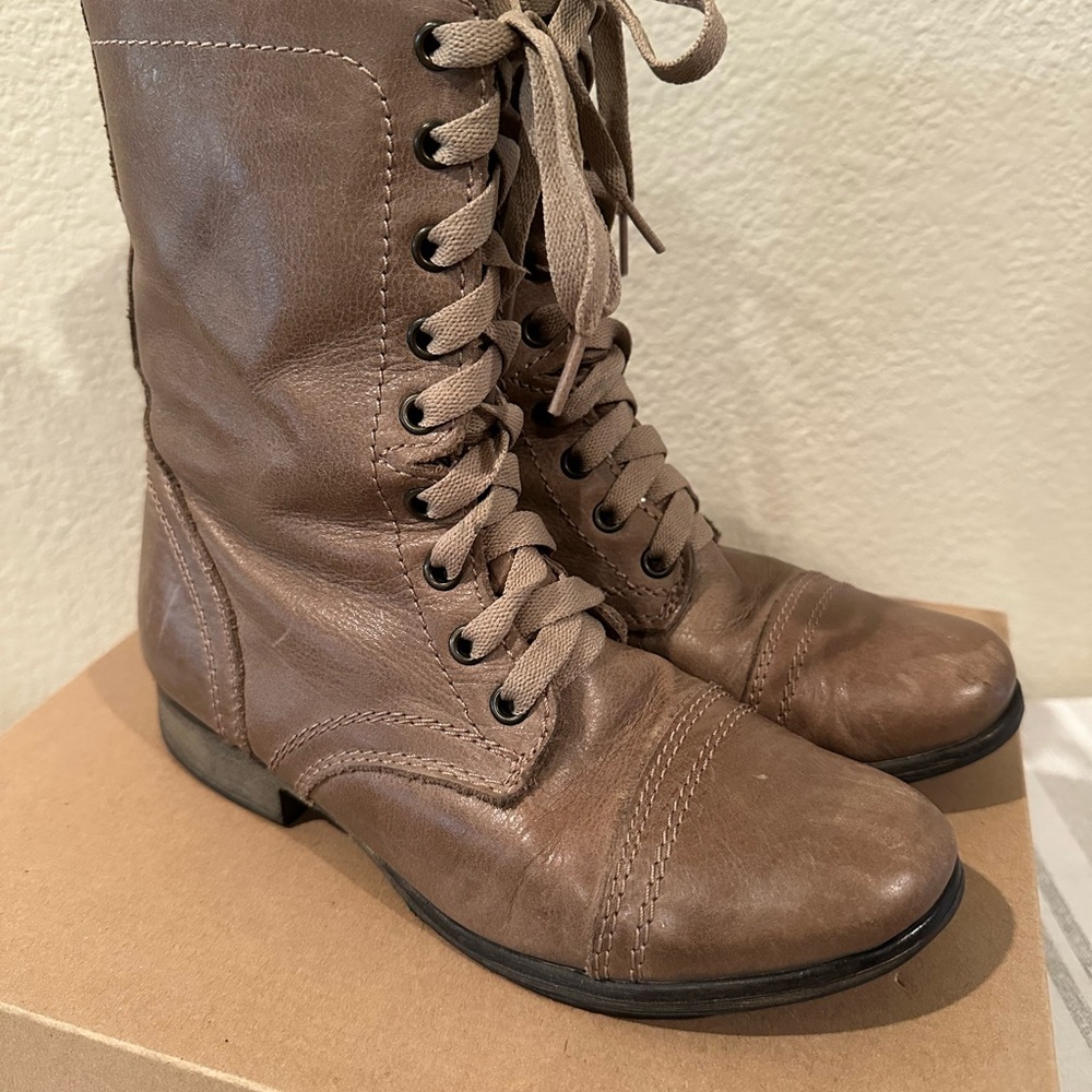 Steve Madden Lace-Up Women's Troopa Boots
